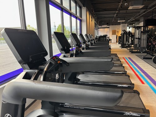 関西礦油株式会社  エニタイムフィットネス宇部新川店のアルバイト・パート ビューティー・生活サービスの求人情報イメージ6