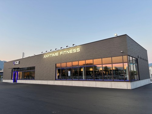 関西礦油株式会社  エニタイムフィットネス宇部新川店のアルバイト・パート ビューティー・生活サービスの求人情報イメージ1